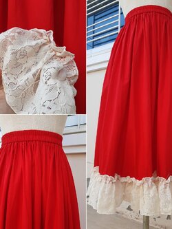 กระโปรงยาวสีแดงสด ชายแต่งผ้าลูกไม้สีครีม