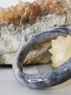 Grey Black Yellow Jade Bangle กำไลหยกเจไดต์แท้ Diameter/ เส้นผ่านศูนย์กลางด้านใน 59 mm.