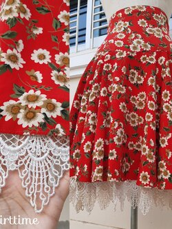 กระโปรงทรงสวิงลายดอกไม้สีแดง ชายลูกไม้วินเทจ (Vintage skirt)