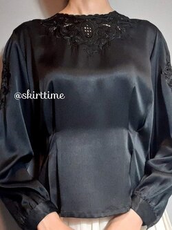 เสื้อวินเทจแขนยาวสีดำอก และ แขนฉลุลาย (Vintage Blouse)