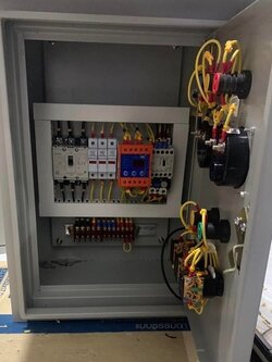 ตู้ควบคุมปั๊มน้ำ 1-3 Hp 3 เฟส 380v ใช้ลูกลอยไฟฟ้า มีเฟส ** ตู้เหล็กกันน้ำ**