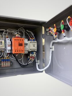 ตู้ควบคุมปั๊มน้ำ2 HP 1เฟส 220 v ตั้งเวลาการทำงาน มีเฟส