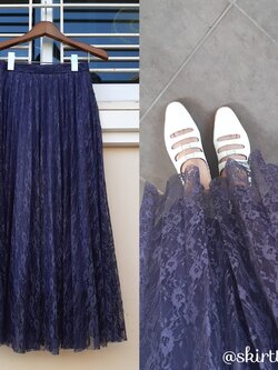 กระโปรงพลีทผ้าลูกไม้สีม่วงอมเทา แบรนด์ GU