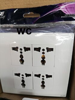 ปลั๊กกราวด์คู่ ปลั๊กไฟลอย เต้ารับ 3 ขา 6 ช่อง EVE รุ่น 4x4 ปลั้ก universal ผนัง สีขาว เต้าไฟติดผนัง 3 ขา เต้ารับปลั๊กไฟ เต้ารับ ชุดเต้ารับ