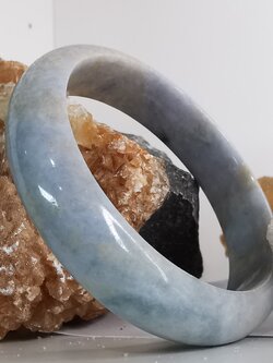 Blue Green Yellow Jade Bangle กำไลหยกเจไดต์แท้ Diameter/ เส้นผ่านศูนย์กลางด้านใน 59 mm.