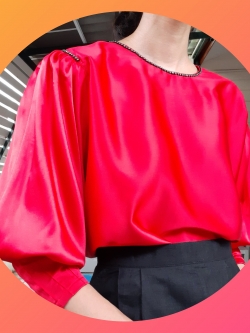 เสื้อซาตินสีแดง