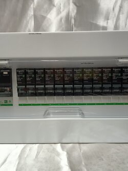 SCHNEIDER ตู้เบรกเกอร์กันดูดชไนเดอร์ พร้อมลูก RCBO ชไนเดอร์ 14 ช่อง Mainกันดูด 60A และลูกเบรเกอร์ 14ลุก 1ชุด