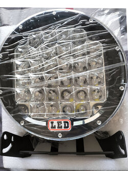 #ไฟสปอร์ตไลท์แบบ LED สีดำ ขนาด 9 นิ้ว 96 วัตต์เต็ม ใช้ชิบรุ่นใหม่ 2525 สว่างมากเหมาะสำหรับออฟโรด 4X4 เครื่องจักรกล เรือยอร์ช และ เรือประมง