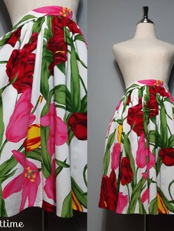 กระโปรงบานลายดอกไม้ แบรนด์ comme des garcons