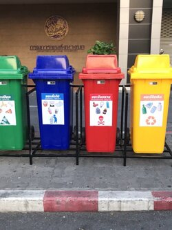 แท่นวางถังขยะ กทม. 120 ลิตร ขนาด 4 ช่อง ไม่มีป้ายแผงหลัง