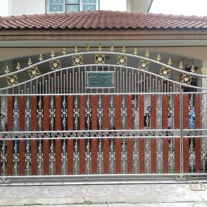 ราวบันไดสแตนเลสกระจก โทร 090-8944938 ซ่อมประตูสแตนเลส ราวกันตก ราวบันได ราวระเบียง ประตูสแตนเลส