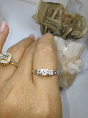 แหวนเพชร CZ เงินแท้ 92.5% Cubic Zirconia 925 Sterling Silver Ring Size 57