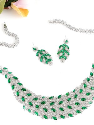 EMERALD DIAMOND 18K GOLD NECKLACE EARRING สร้อยคอ ต่างหู มรกต ล้อมเพชร ทอง 18K Pre-order