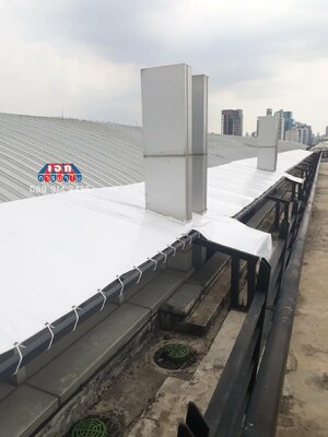 ผ้าใบคลุมหลังคา