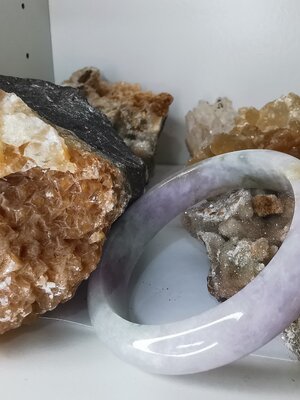 Violet Green Jade Bangle กำไลหยกเจไดต์แท้ Diameter/ เส้นผ่านศูนย์กลางด้านใน 56 mm.