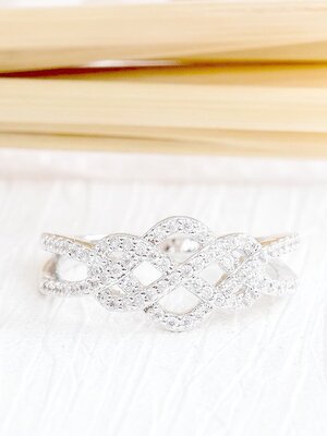 DIAMOND 18K WHITE GOLD RING แหวน เพชร ทอง 18K Pre-order