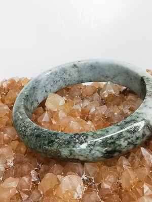 Green Brown Yellow White Jade Bangle กำไลหยกเจไดต์แท้ Diameter/ เส้นผ่านศูนย์กลางด้านใน 58 mm.