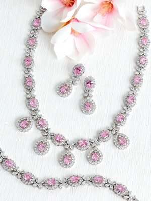 PINK SAPPHIRE 18K WHITE GOLD NECKLACE EARRING BRACELETS สร้อยคอ ต่างหู สร้อยข้อมือ แซฟไฟร์สีชมพู ล้อมเพชร ทอง 18K Pre-order