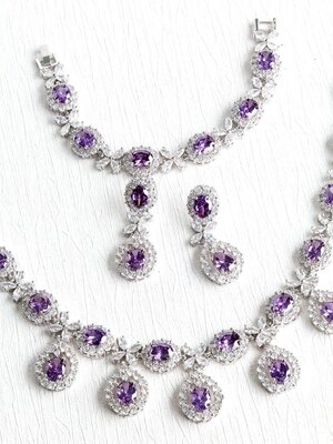 VIOLET SAPPHIRE DIAMOND 18K WHITE GOLD NECKLACE EARRING ฺBRACELETS สร้อยคอ ต่างหู สร้อยข้อมือ แซฟไฟร์สีม่วง ล้อมเพชร ทอง 18K Pre-order