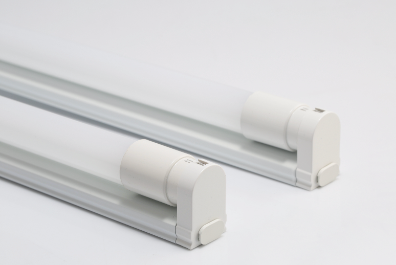 ชุดเซ็ทหลอดไฟ รางแอลอีดีไฟ ขาไฟพร้อมหลอดไฟ Fullset LED ขนาด 9W 18W แสงขาวเดย์ไลท์ และแสงเหลืองวอร์มไวท์ T8